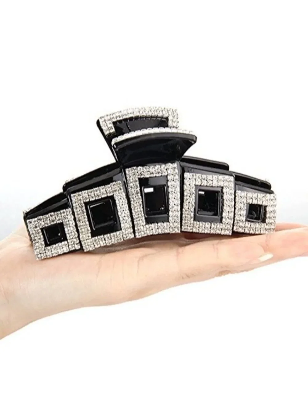 Elegant Large Rhinestone Claw Hair Clip Sparkling Statement Accessory for Women